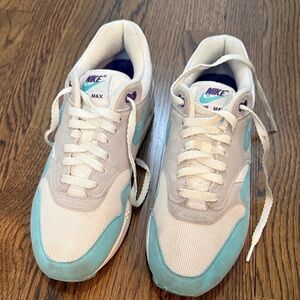 Nike Air Max White and Aqua Sneakers